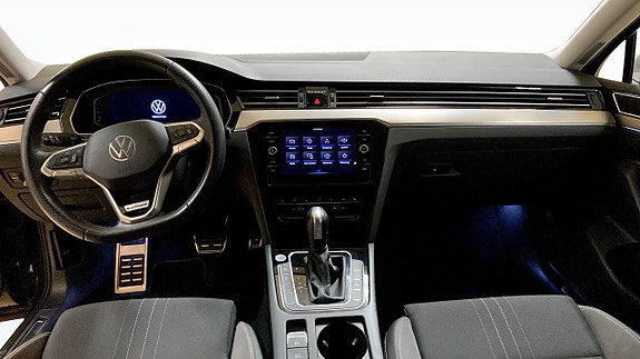 Volkswagen Passat Alltrack 10 of 13