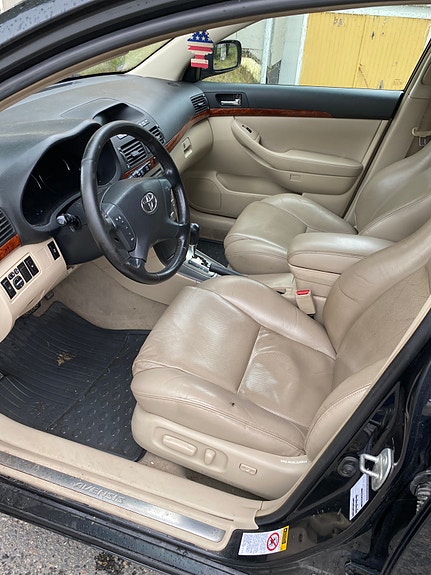 Toyota Avensis 4 of 4