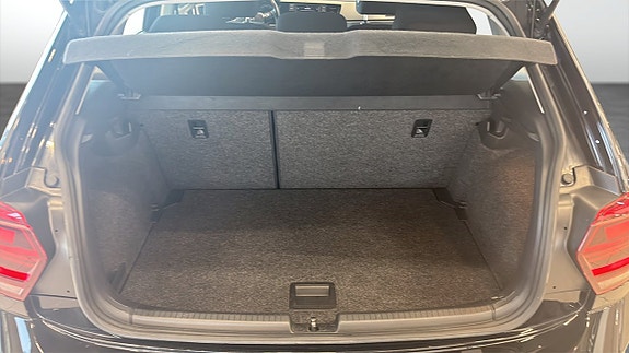 Volkswagen Polo 10 of 12