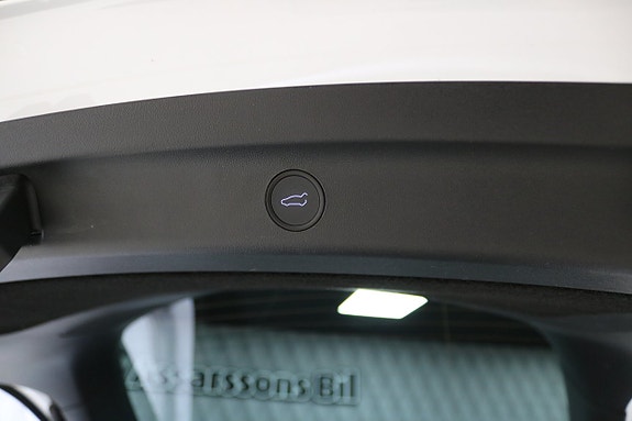 Tesla Model Y 27 of 27