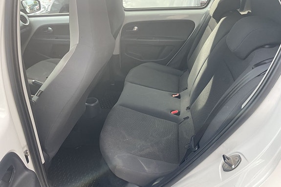 Volkswagen UP! 13 of 14