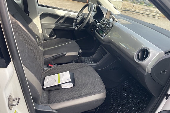 Volkswagen UP! 12 of 14