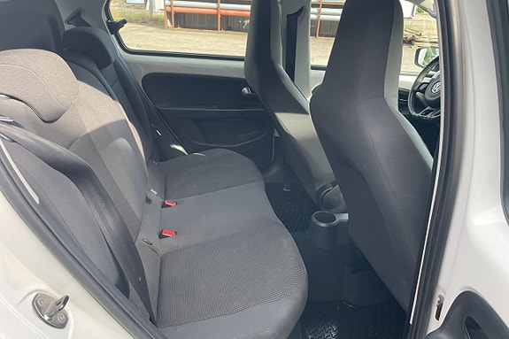 Volkswagen UP! 14 of 14
