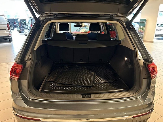 Volkswagen Tiguan Allspace 24 of 27