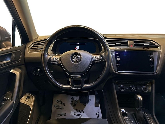 Volkswagen Tiguan Allspace 11 of 27