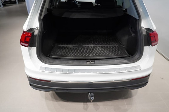Volkswagen Tiguan Allspace 4 of 9