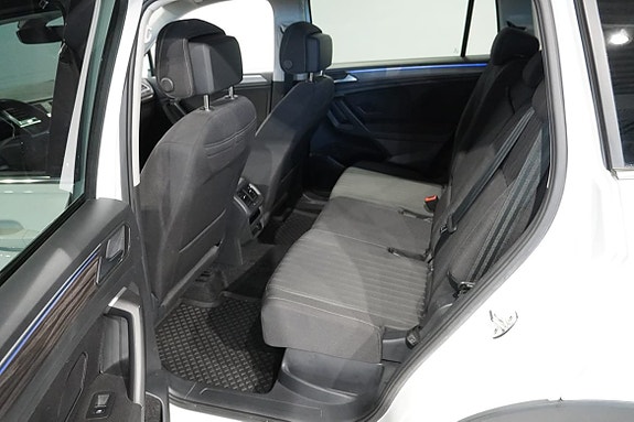 Volkswagen Tiguan Allspace 7 of 9