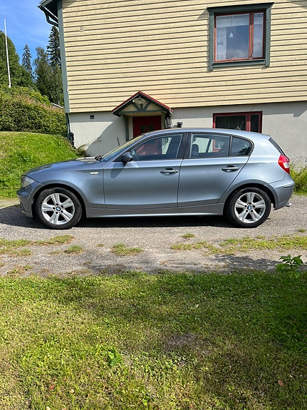 BMW 118d 3 of 4