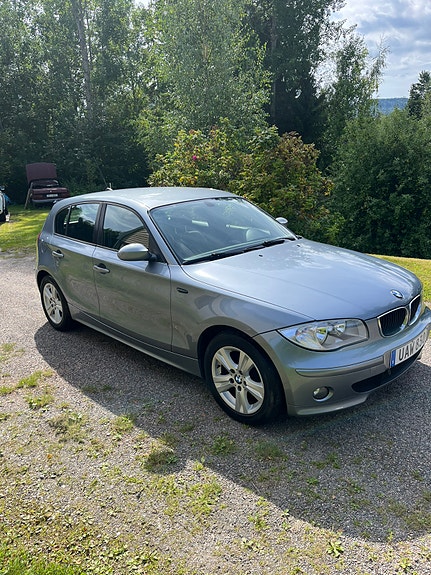 BMW 118d 2 of 4