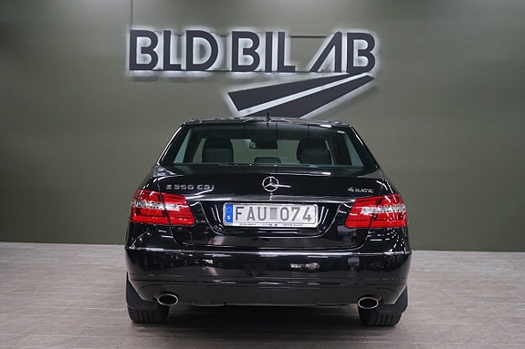 Mercedes-Benz E350 7 of 24