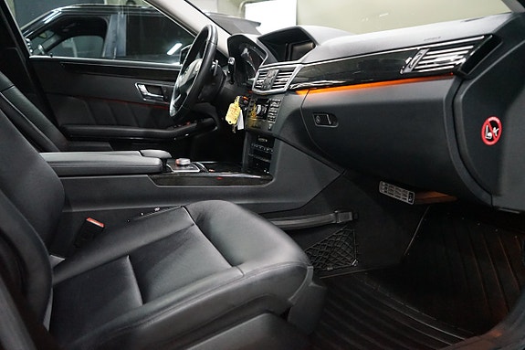 Mercedes-Benz E350 11 of 24