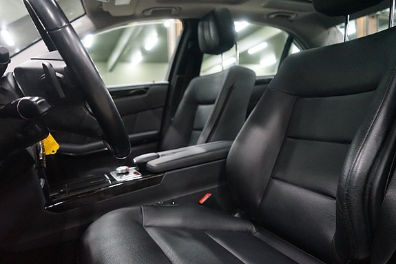 Mercedes-Benz E350 10 of 24