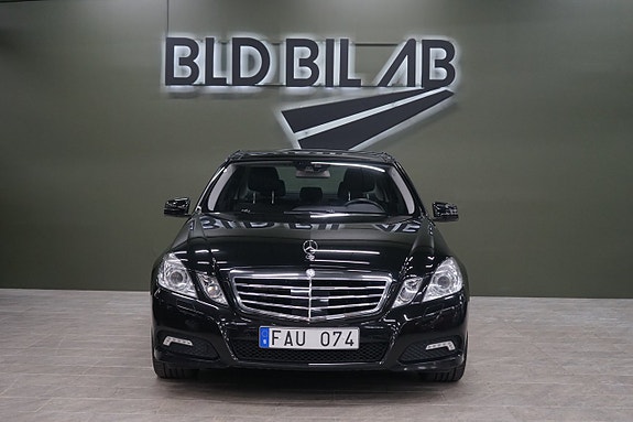 Mercedes-Benz E350 3 of 24