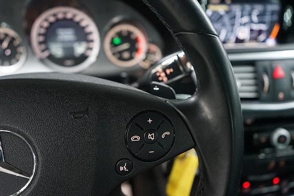 Mercedes-Benz E350 9 of 24