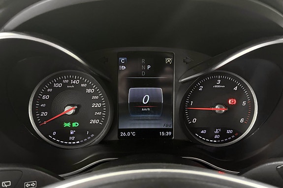 Mercedes-Benz GLC220 d 26 of 30
