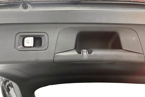 Mercedes-Benz GLC220 d 30 of 30