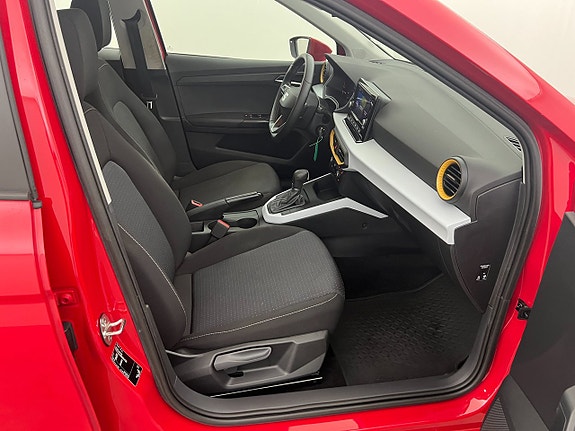 Seat Arona 16 of 18
