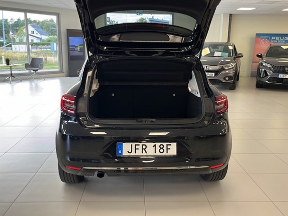 Renault Clio 14 of 19