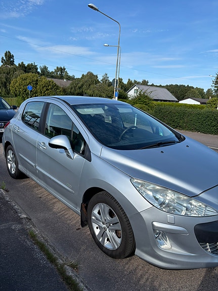 Peugeot 308 3 of 9