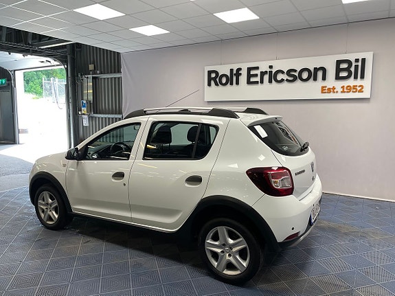 Dacia Sandero Stepway 3 of 16