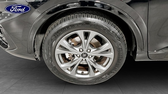 Ford Kuga 9 of 12