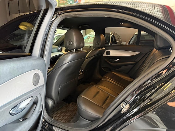 Mercedes-Benz E220 d 19 of 19