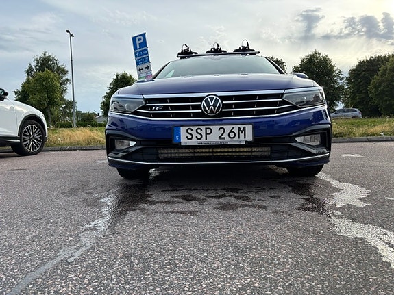 Volkswagen Passat 3 of 10