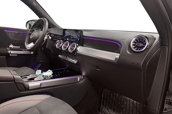 Mercedes-Benz GLB200 10 of 15