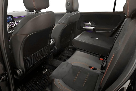 Mercedes-Benz GLB200 9 of 15