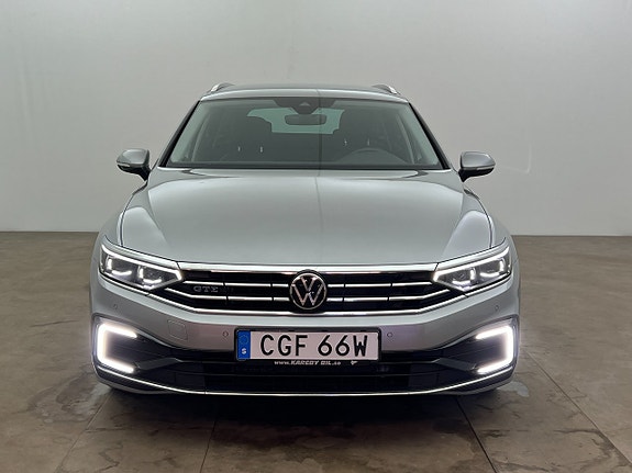 Volkswagen Passat 9 of 18
