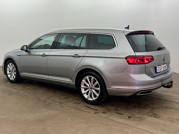 Volkswagen Passat 4 of 18