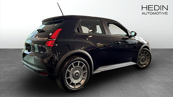 Renault 5 E-Tech 2 of 11