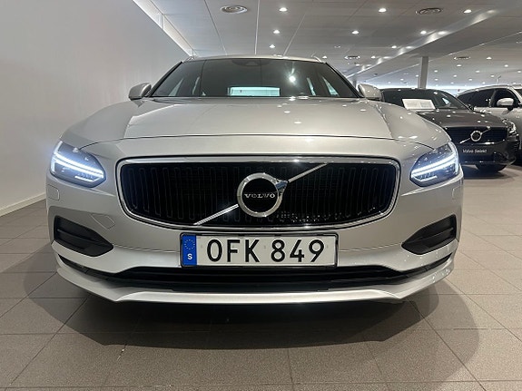 Volvo V90 2 of 22