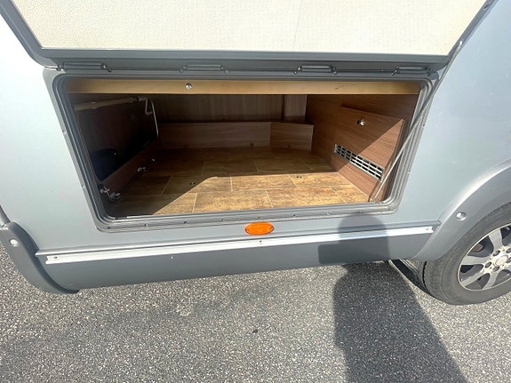 Bürstner Ixeo 664, taksäng, solcell, 150 hk, 3500 kg 15 of 18