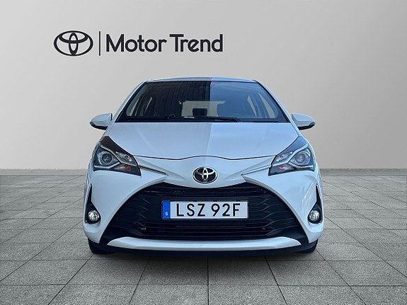 Toyota Yaris 5 of 15