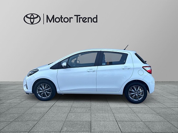 Toyota Yaris 3 of 15