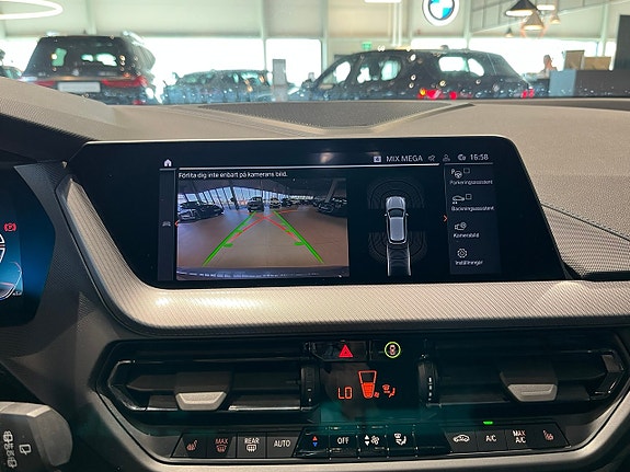 BMW 118i 10 of 16