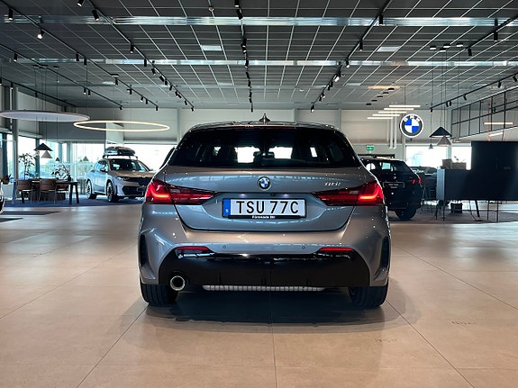 BMW 118i 5 of 16