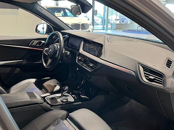 BMW 118i 14 of 16