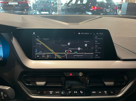 BMW 118i 9 of 16