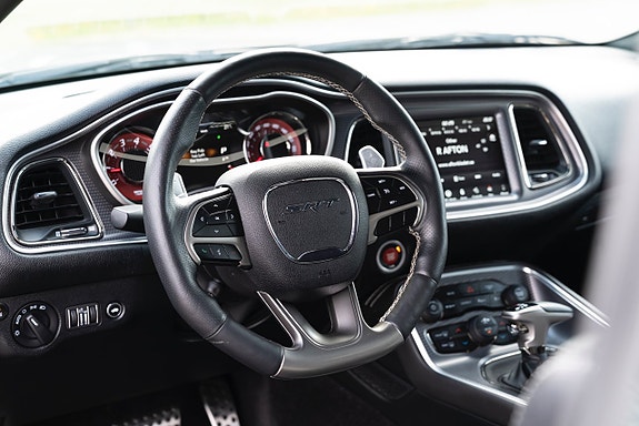 Dodge Challenger 16 of 30