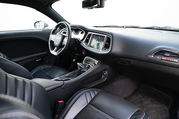Dodge Challenger 9 of 30