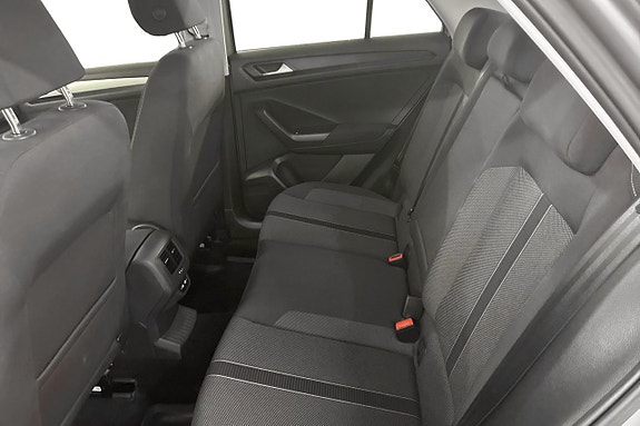Volkswagen T-Roc 16 of 21