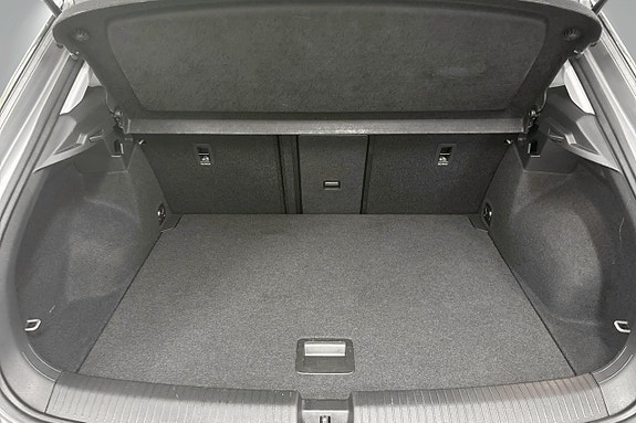 Volkswagen T-Roc 17 of 21