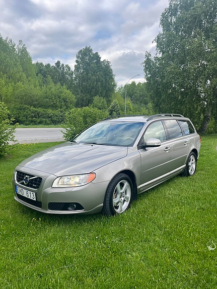 Volvo V70 6 of 9