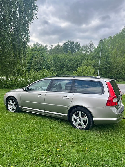 Volvo V70 5 of 9