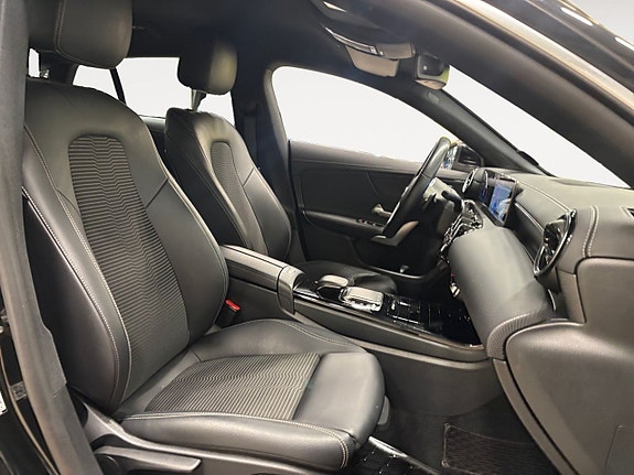 Mercedes-Benz CLA200 15 of 26