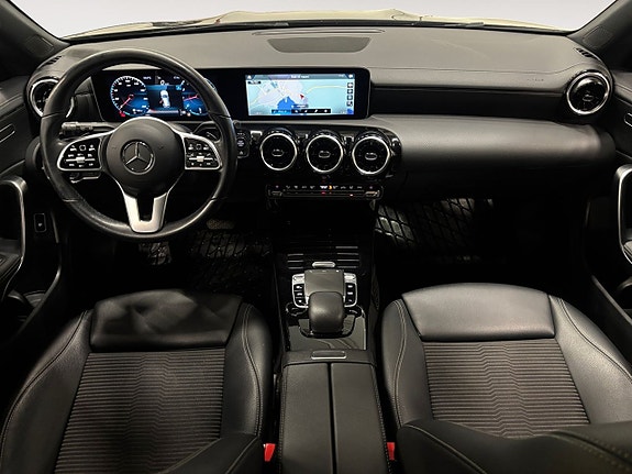 Mercedes-Benz CLA200 10 of 26
