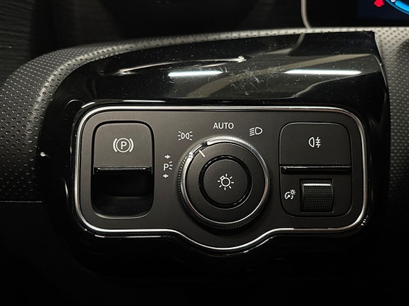 Mercedes-Benz CLA200 25 of 26