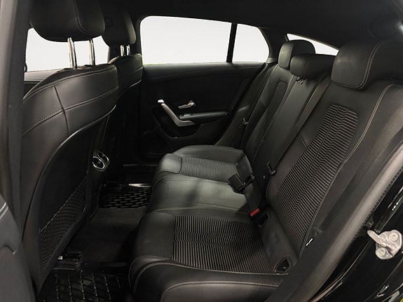 Mercedes-Benz CLA200 14 of 26